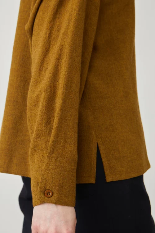 Chemise pour femme à manches longues en laine et viscose jaune ambre ALYNE marque Harris Wilson