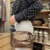 Sac à bandoulière en cuir pour femme PCNAINA de la marque PIECES 100% cuir à découvrir sur notre site et dans nos magasins Le Comptoir à Rouen et Le Havre.