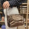 Sac à bandoulière en cuir pour femme PCNAINA de la marque PIECES 100% cuir à découvrir sur notre site et dans nos magasins Le Comptoir à Rouen et Le Havre.