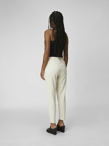 Pantalon OBJLISA OBJECT slim écru taille moyenne femme sur notre boutique en ligne et dans nos magasins Le Comptoir à Rouen et au Havre..