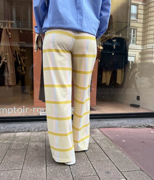 pantalon pour femme à carreaux jaune écru de la marque marais paris le comptoir magasin de vêtements pour femmes à rouen et au havre