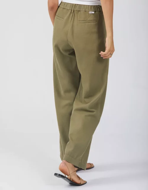 pantalon large fluide pour femme kaki de la marque reiko référence bloom light le comptoir rouen le havre magasin vêtements femmes