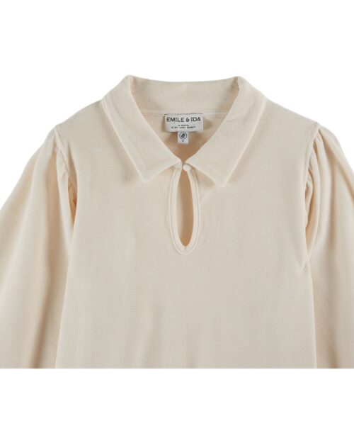 Détail du col du sweat en velours écru pour femme référence CRYSTAL Emile et Ida, 100% coton bio, made in Portugal