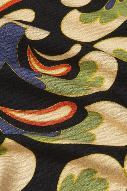 KING LOUIE RICKY Top Rumble Black. Zoom sur le tissu. Viscose. Col roulé. Imprimé coloré. Tons vert bleu beige et orange. Style seventies. Top ajusté. Manches longues.
