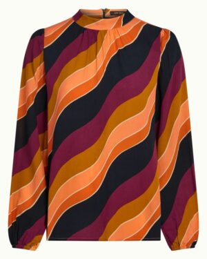 100% LENZING™ ECOVERO™ viscose. King Louie Sandy Razzle Beaujolais Red. Couleurs beaujolais orange et noir. Couleurs chaudes. Tissu fluide. Motifs ondulés. Style rétro. Manches longues. Finitions aux poignets. Col montant. 100% Viscose.