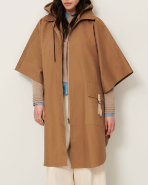Cape oversize avec capuche Poches plaquées avec rabats, fermées par une bordure en coton ton sur ton. manteau cape sessun castelwick alpaga beige camel