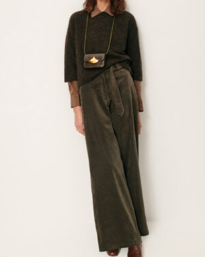 total look Pantalon large en velours ras avec Ceinture amovible . Coton biologique pantalon darm sessun lichen vert foncé kaki tabac