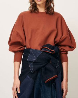 Tenue avec le sweat oversize en coton orange/marron pour femme Sessùn. Sweat ISI Vienna Sessùn.