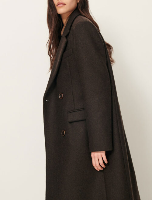 Manteau très long, droit et épaulé en tissu de laine sergé, tissé en Italie. 65% Laine recyclée certifiée GRS, 32% Polyamide recyclé certifié GRS, 3% Autres fibres, reference sessun nara teck-marron