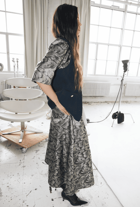 Jupe coupe évasée effet plissé. Elégante Habillé.Catina jupe silver.100%polyester.Noir et argent.Longueur à la cheville.