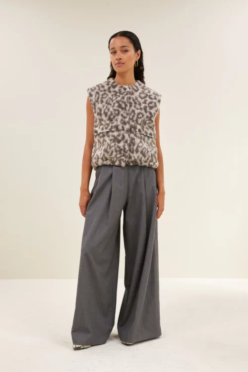 BY-BAR MAGGIE Veste sans Manches Leopard Print – Image 5