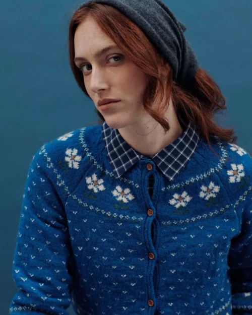 EMILE ET IDA CAMOMILLE Cardigan Jacquard Fleurs Royal – Image 2