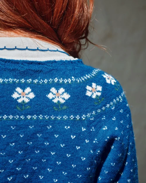 EMILE ET IDA CAMOMILLE Cardigan Jacquard Fleurs Royal – Image 7