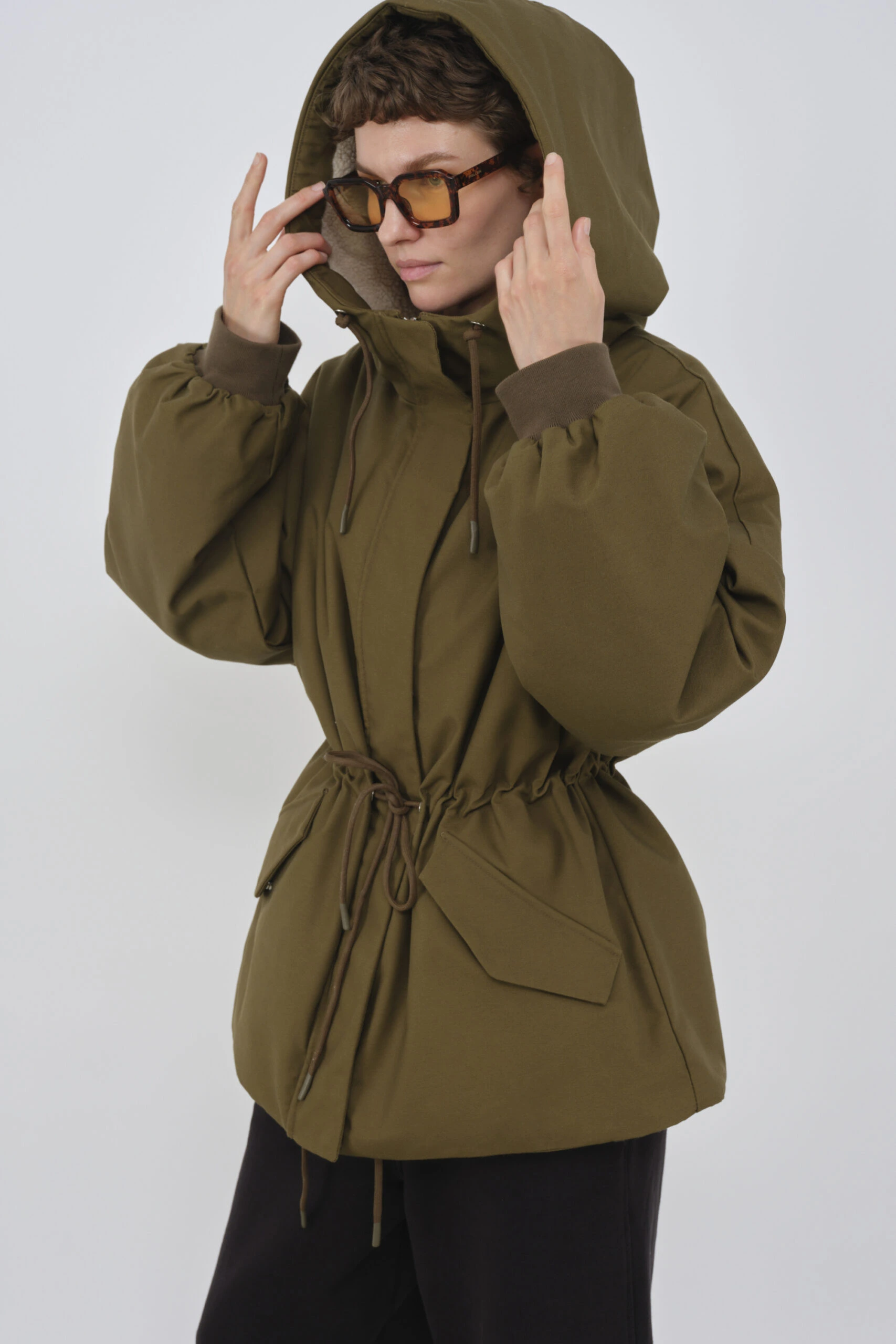 EMBASSY KIMI Parka Olive – Image 2