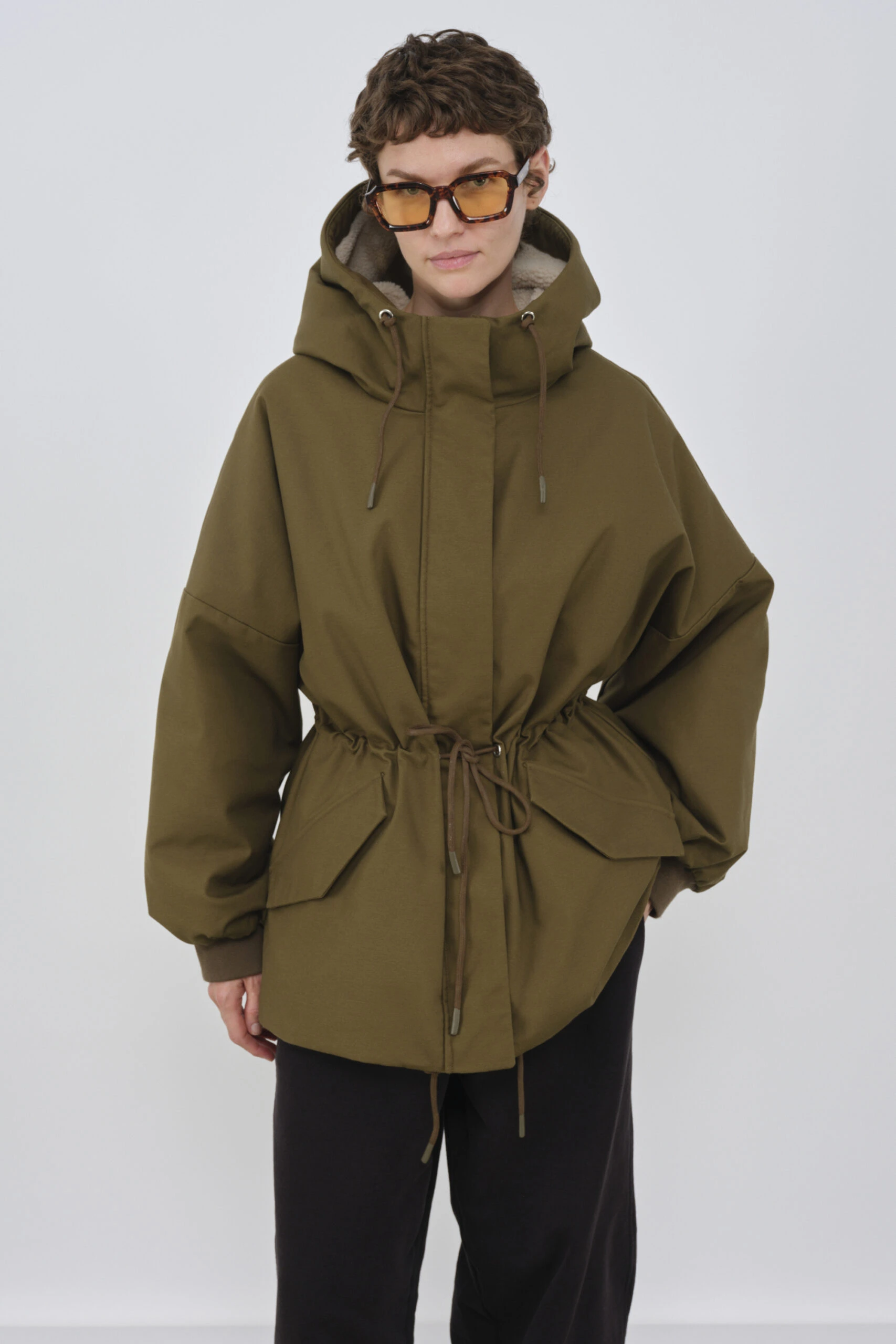 EMBASSY KIMI Parka Olive – Image 3