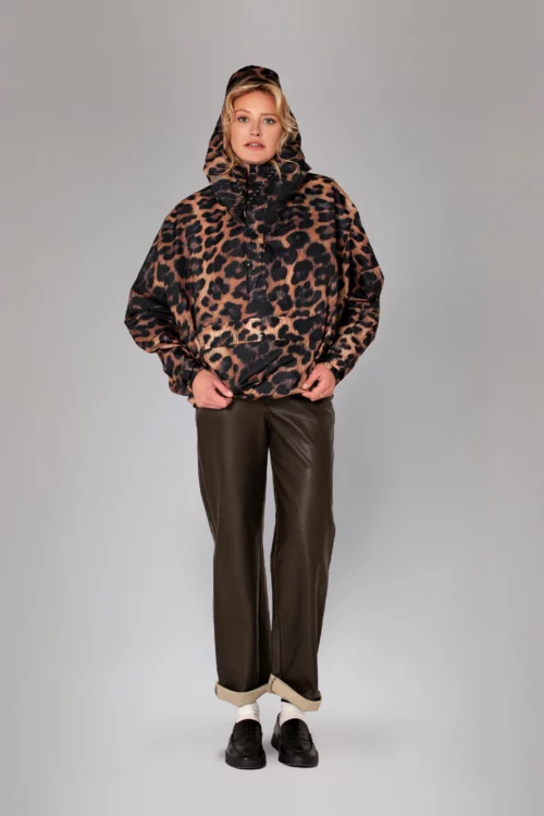 poncho de pluie imperméable pour femme motif léopard de la marque rainkiss