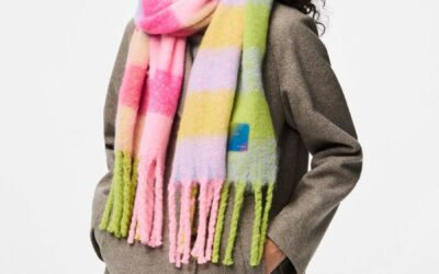 Idées cadeaux pour femme à Noël : accessoires tendance & carte cadeau