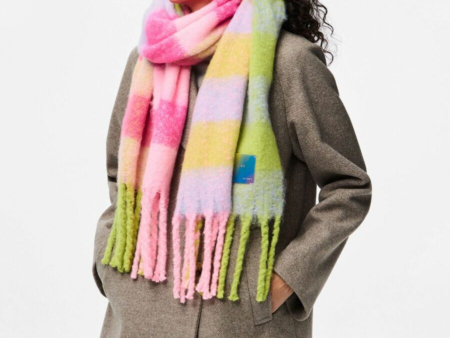 Idées cadeaux pour femme à Noël : accessoires tendance & carte cadeau