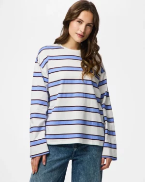 T-shirt blanc à rayures manches longues pour femme. Référence PCMILA PIECES.